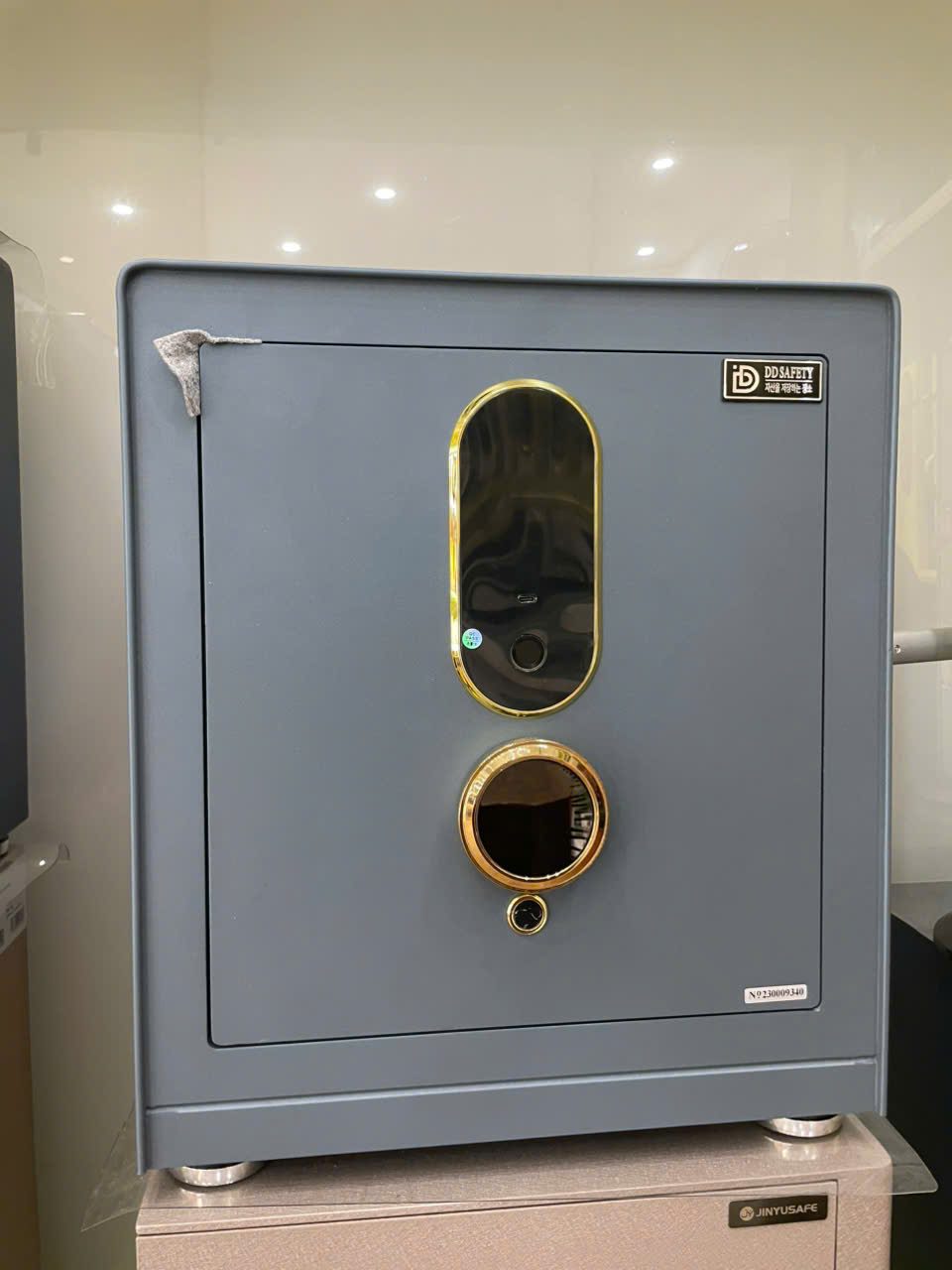 z6912090490800_dc33459b56e22b57dda050f2cf5eab18